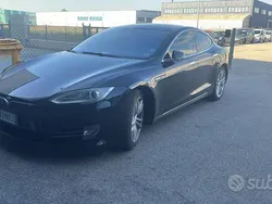 Usata 2016 Tesla Model S Tre volumi | 25.900 €