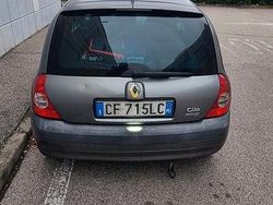 Grigio Usata 2003 Renault Clio II Tre volumi | 1500 €