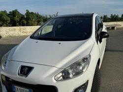 Bianco Usata 2011 Peugeot 308 Tre volumi | 5600 € (Molto cara)