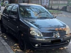 Nero Usata 2005 Renault Clio II Authentique Tre volumi | 1500 € (Buon prezzo)