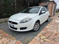 Bianco Usata 2012 Fiat Bravo Easy Due volumi | 6000 € (Molto cara)