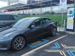 Usata 2020 Tesla Model 3 Long Range Tre volumi | 25.000 € (Buon prezzo)