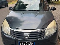Nero Usata 2009 Dacia Sandero Tre volumi | 2900 € (Buon prezzo)