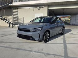 Grigio Nuova 2025 Opel Corsa Tre volumi | 17.470 € (Buon prezzo)