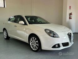 Bianco Usata 2014 Alfa Romeo Giulietta Distinctive Tre volumi | 6900 € (Buon prezzo)