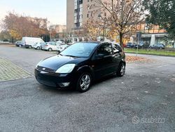 Usata 2003 Ford Fiesta | 1390 € (Buon prezzo)