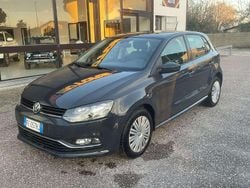 Grigio Usata 2016 VW Polo Comfortline Tre volumi | 8900 € (Buon prezzo)