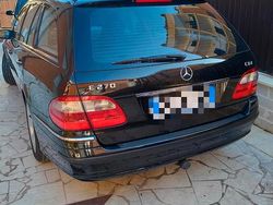 Nero Usata 2004 Mercedes E270 Station wagon | 6500 €