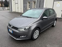 Grigio Usata 2013 VW Polo Comfortline Tre volumi | 4900 € (Buon prezzo)