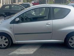 Argento Usata 2009 Peugeot 107 Active Due volumi | 3200 € (Buon prezzo)