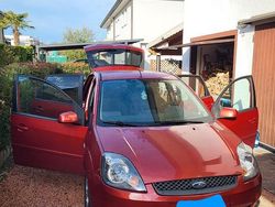 Rosso Usata 2008 Ford Fiesta Tre volumi | 3000 € (Cara)