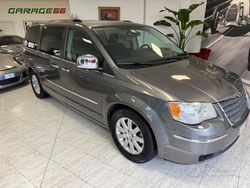 Grigio Usata 2008 Chrysler Voyager Limited Monovolume | 7990 € (Cara)