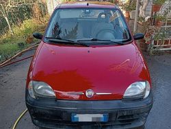 Rosso Usata 2009 Fiat 600 Due volumi | 990 € (Super prezzo)