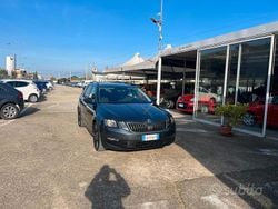 Grigio Usata 2019 Skoda Octavia Ambition Station wagon | 13.900 € (Buon prezzo)