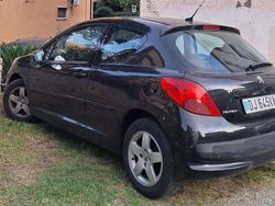 Nero Usata 2008 Peugeot 207 Tre volumi | 2000 € (Buon prezzo)