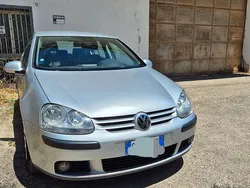 Usata 2004 VW Golf V Tre volumi | 2200 €