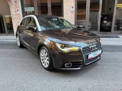 Marrone Usata 2011 Audi A1 Ambition Tre volumi | 7200 € (Buon prezzo)