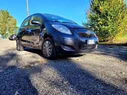 Usata 2009 Toyota Yaris Sol Tre volumi | 2490 € (Ottimo prezzo)