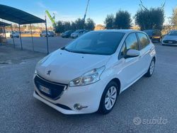 Bianco Usata 2012 Peugeot 208 Active Due volumi | 5900 € (Buon prezzo)