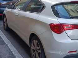 Bianco Usata 2013 Alfa Romeo Giulietta Distinctive Due volumi | 7400 € (Buon prezzo)