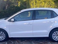Bianco Usata 2013 VW Polo Comfortline Tre volumi | 7500 € (Buon prezzo)