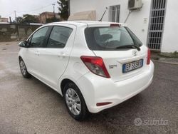 Bianco Usata 2014 Toyota Yaris Lounge Tre volumi | 4999 € (Ottimo prezzo)