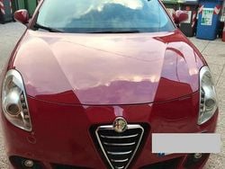 Rosso Usata 2008 Alfa Romeo Giulietta Due volumi | 6000 € (Molto cara)