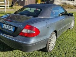 Blu/azzurro Usata 2006 Mercedes CLK320 Avantgarde Cabrio | 15.000 € (Molto cara)