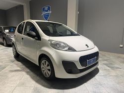 Bianco Usata 2013 Peugeot 107 Urban Move Due volumi | 5500 € (Buon prezzo)