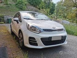 Bianco Usata 2016 Kia Rio Tre volumi | 9500 € (Buon prezzo)