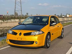 Giallo sirio perla Usata 2008 Renault Mégane III Tre volumi | 29.900 €