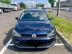 Blu/azzurro Usata 2015 VW Golf VII Highline Tre volumi | 9990 € (Buon prezzo)