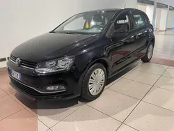 Nero Usata 2014 VW Polo Comfortline Tre volumi | 8500 € (Buon prezzo)
