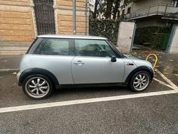 Grigio Usata 2006 Mini ONE Due volumi | 1500 € (Ottimo prezzo)