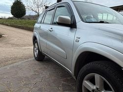 Grigio Usata 2005 Toyota RAV4 Tre volumi | 5000 € (Buon prezzo)