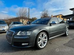 Grigio Usata 2008 Audi A8 Tre volumi | 30.000 €