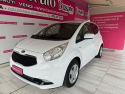 Bianco Usata 2015 Kia Venga Active Due volumi | 7950 € (Buon prezzo)