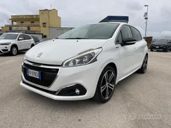 Bianco Usata 2017 Peugeot 208 GT-line Due volumi | 10.800 € (Buon prezzo)