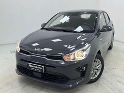 Grigio Usata 2022 Kia Rio Style Tre volumi | 13.500 € (Buon prezzo)