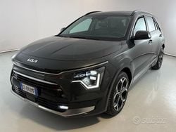 Grigio Usata 2023 Kia Niro Premium SUV | 24.900 € (Buon prezzo)