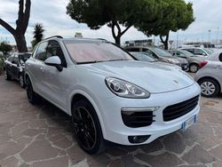Bianco pastello Usata 2016 Porsche Cayenne Platinum Edition SUV | 29.500 € (Cara)