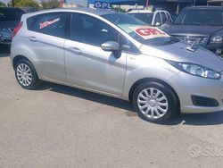 Grigio Usata 2013 Ford Fiesta Titanium Tre volumi | 5499 € (Buon prezzo)