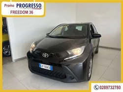 Nero Usata 2024 Toyota Aygo Active Due volumi | 13.490 € (Ottimo prezzo)