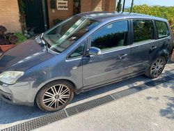 Verde Usata 2004 Ford C-MAX Ghia Monovolume | 2000 € (Buon prezzo)