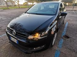 Nero Usata 2011 VW Polo Comfortline Tre volumi | 5500 € (Buon prezzo)