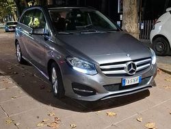 Grigio Usata 2015 Mercedes B180 Monovolume | 7599 € (Buon prezzo)