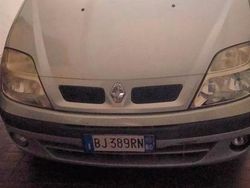 Usata 2000 Renault Grand Scénic Monovolume | 1700 €