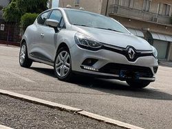 Grigio Usata 2017 Renault Clio IV Tre volumi | 8000 € (Buon prezzo)