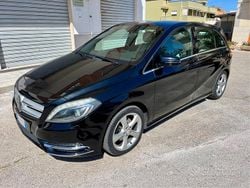 Nero Usata 2013 Mercedes B180 Premium Monovolume | 8900 € (Buon prezzo)