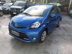 Blu Usata 2012 Toyota Aygo Lounge Due volumi | 6900 € (Buon prezzo)